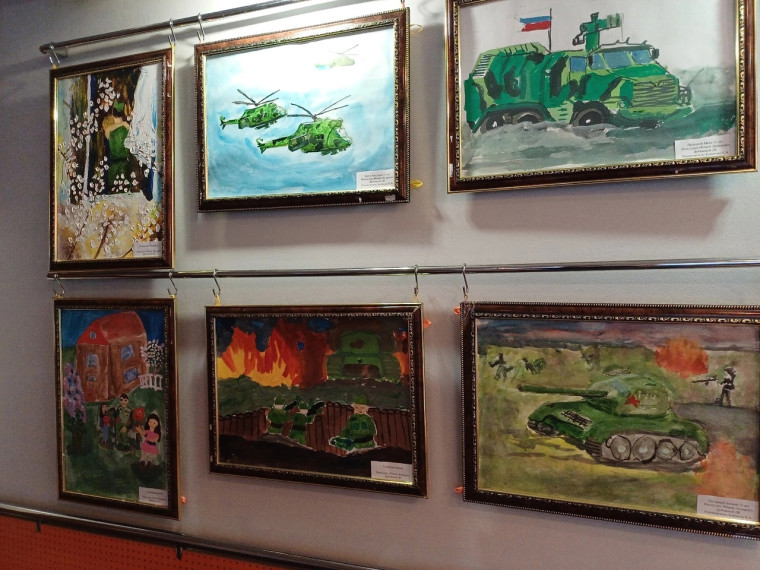 В учреждениях культуры Белгородского района организовали тематические выставки, посвящённые Дню Победы.