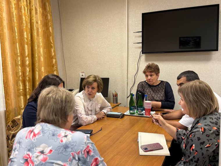 Анна Куташова посетила с рабочим визитом посёлок Разумное.