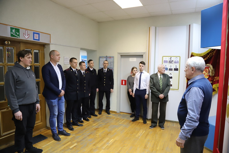 Сотрудникам районного ОМВД принесли присягу и   получили первые специальные звания в музее УМВД России по Белгородской области