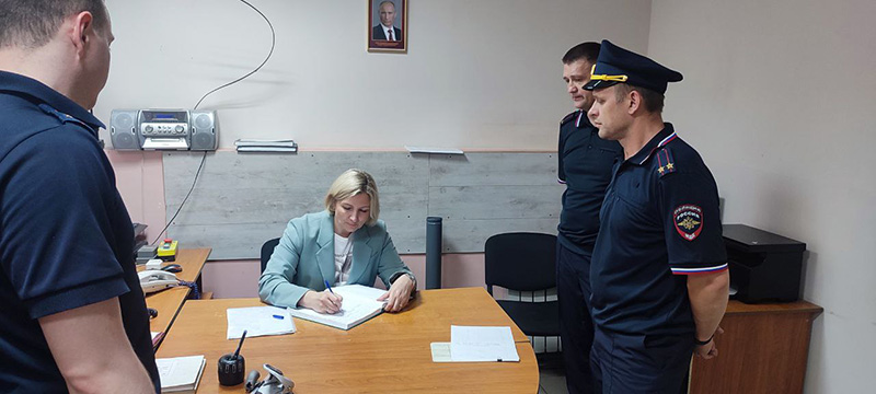 Уполномоченный по правам человека посетила с проверкой ИВС ОМВД России по Белгородскому району.