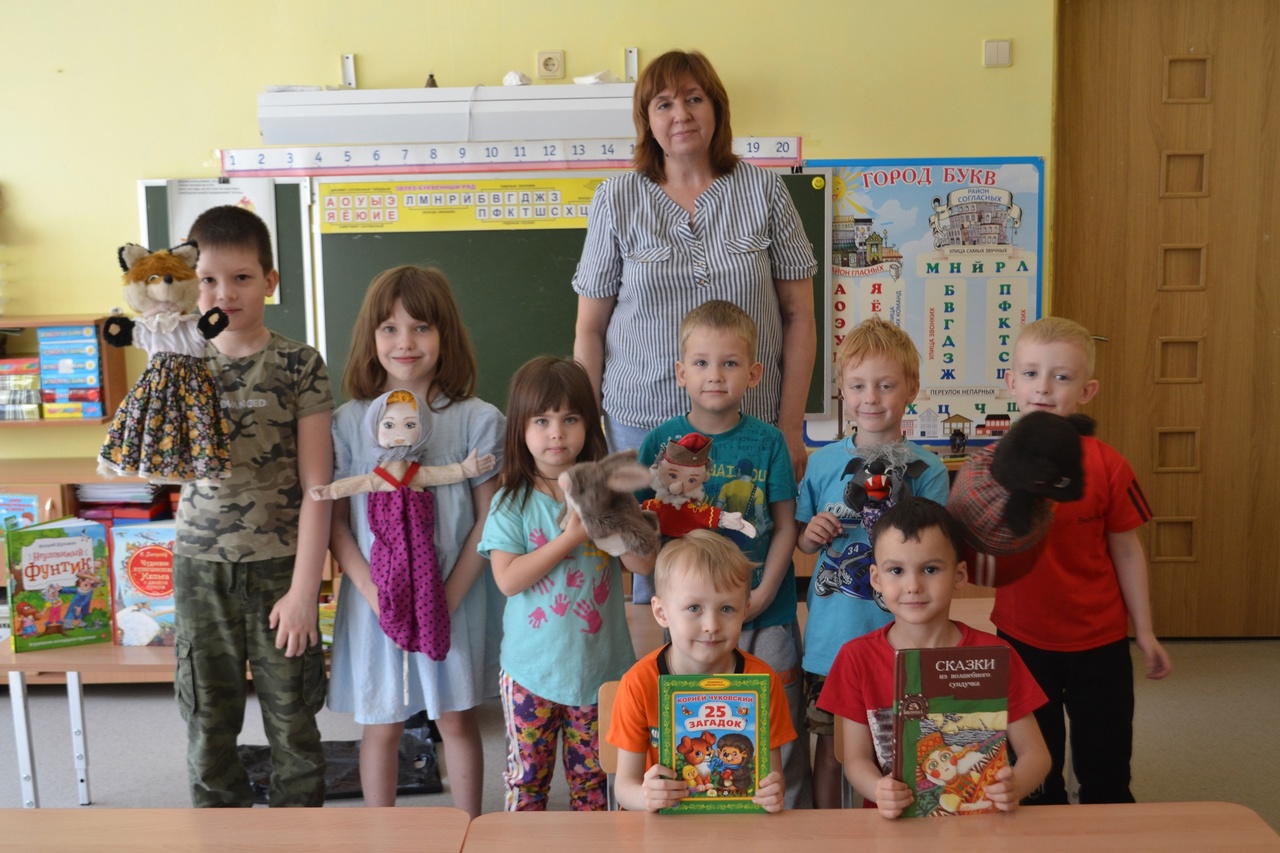 Юные жители Белгородского района принимают активное участие в интересных и познавательных программах летних чтений.