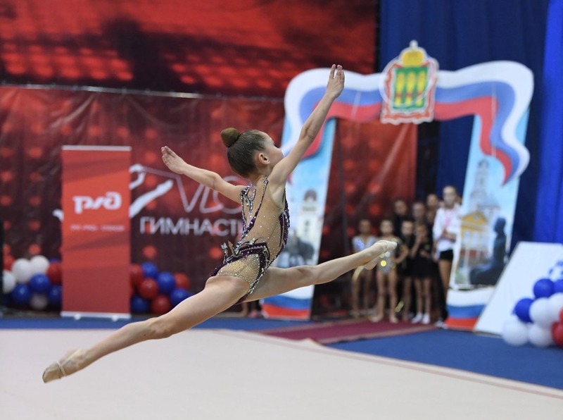 Спортсменки из Белгородского района поучаствовали во Всероссийских соревнованиях по художественной гимнастике.