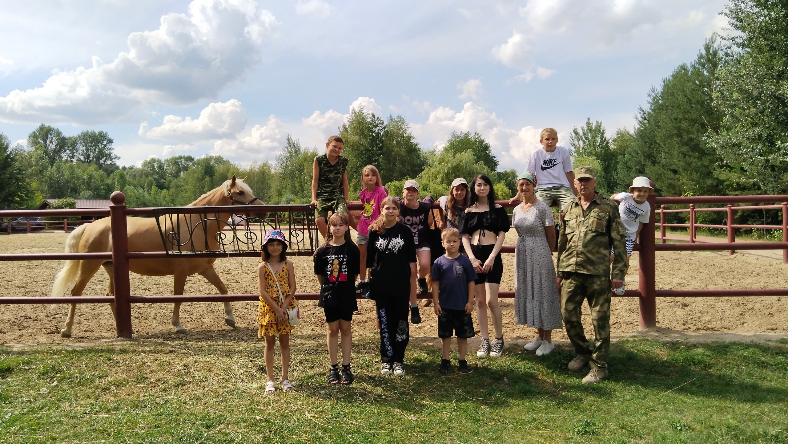 Восторженные эмоции и новые открытия подарил день в Центре конной подготовки Белгородского казачества.