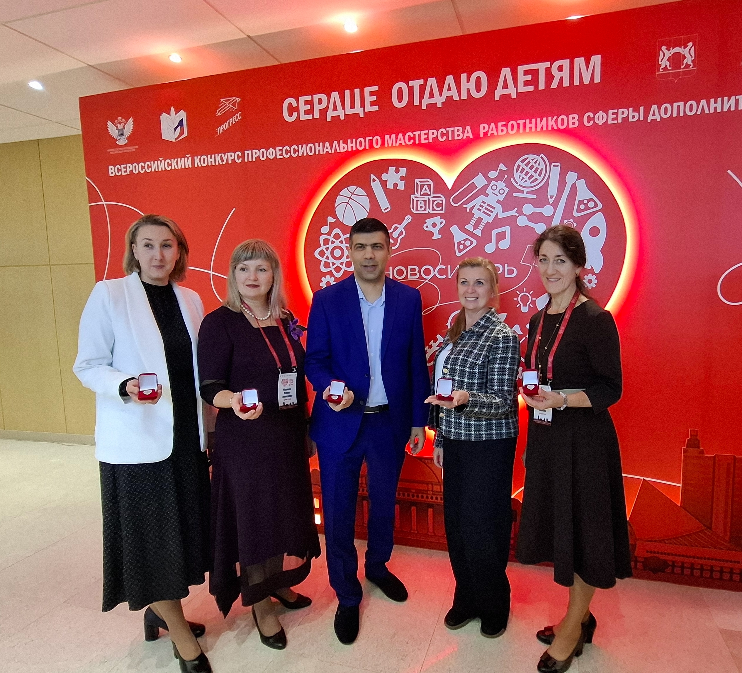 Наши педагоги дополнительного образования представляют Белгородскую область в финале Всероссийского конкурса «Сердце отдаю детям».