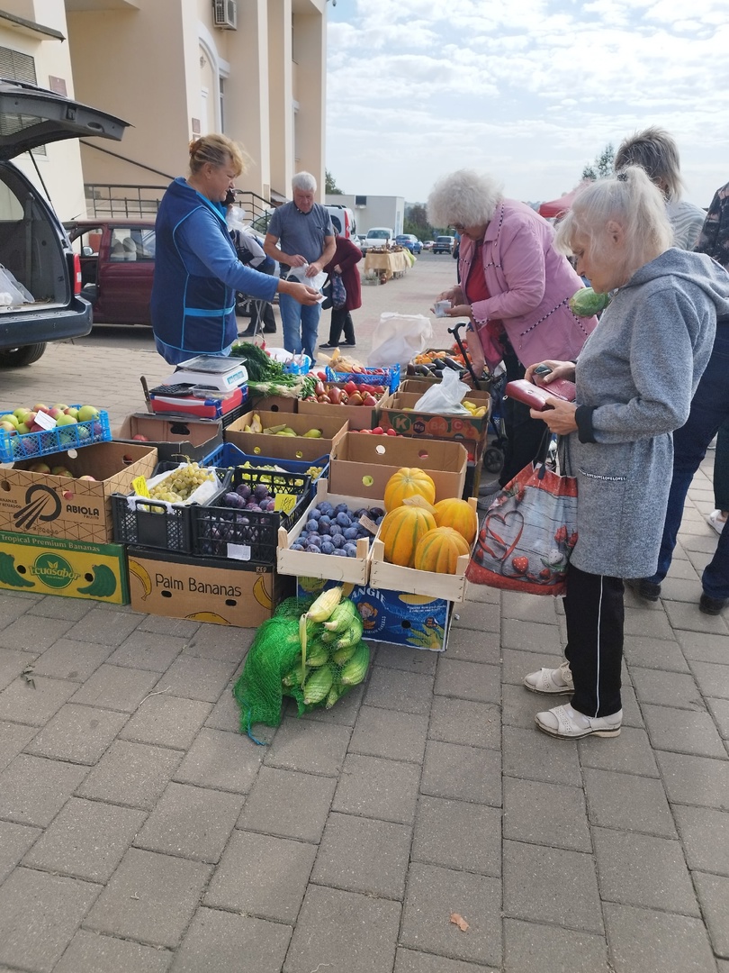 Жители Белгородского района могут приобрести товары от местных производителей на еженедельных продовольственных ярмарках.