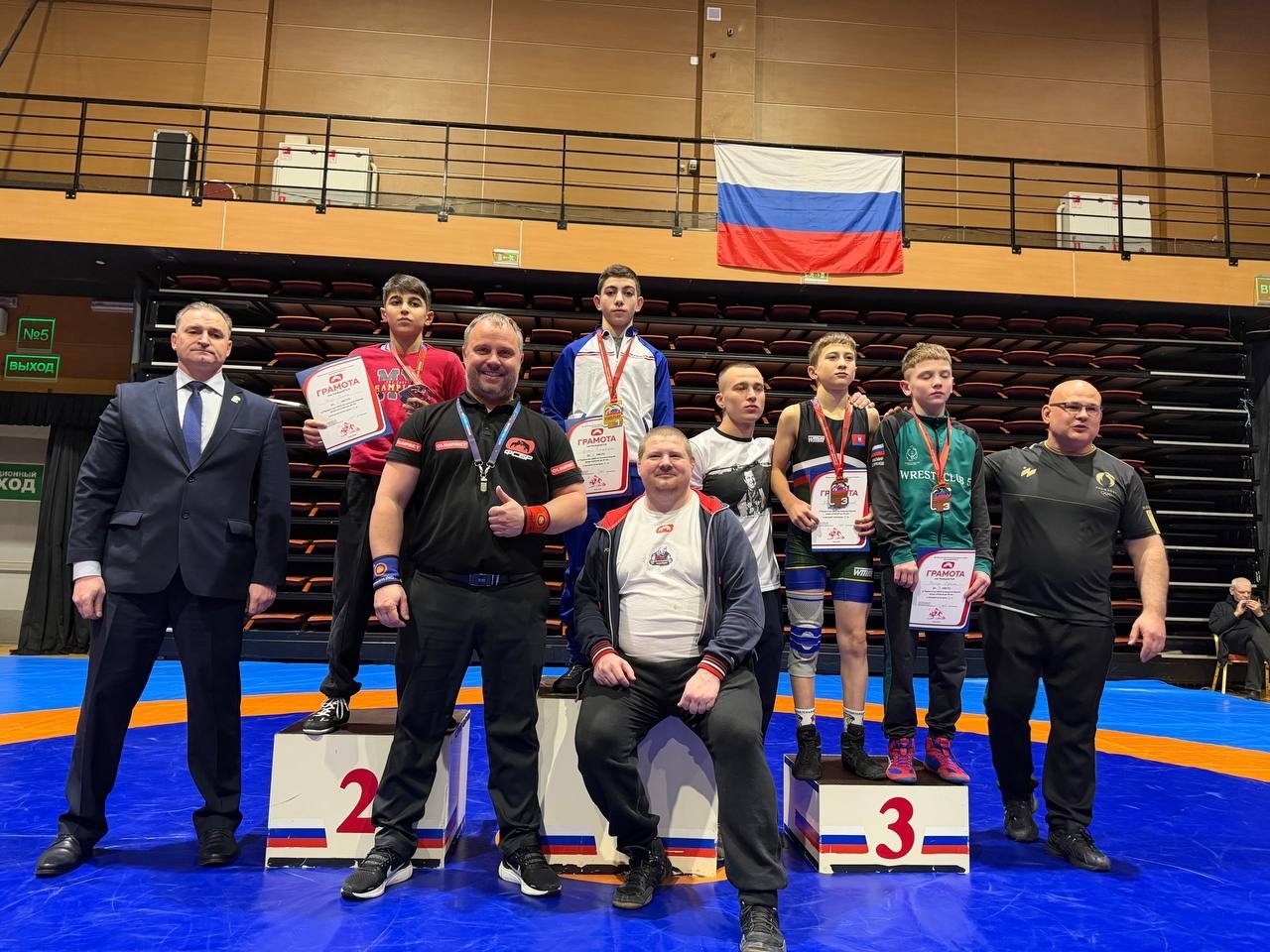 Спортсмены нашего муниципалитета триумфально выступили на соревнованиях первенства по вольной борьбе.