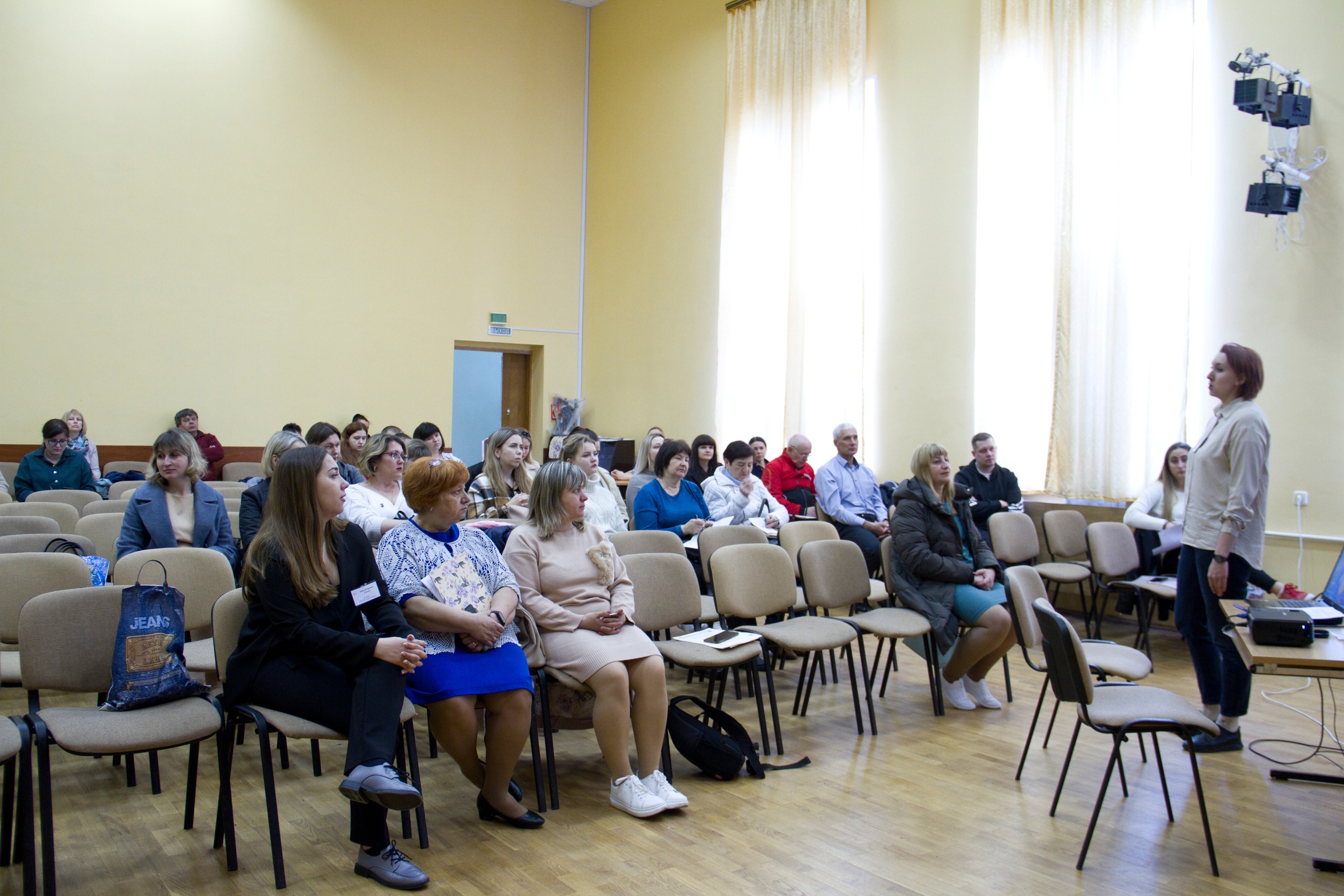 На базе Разуменской СОШ №3 состоялся районный семинар «Социальные медиа в системе дополнительного образования»