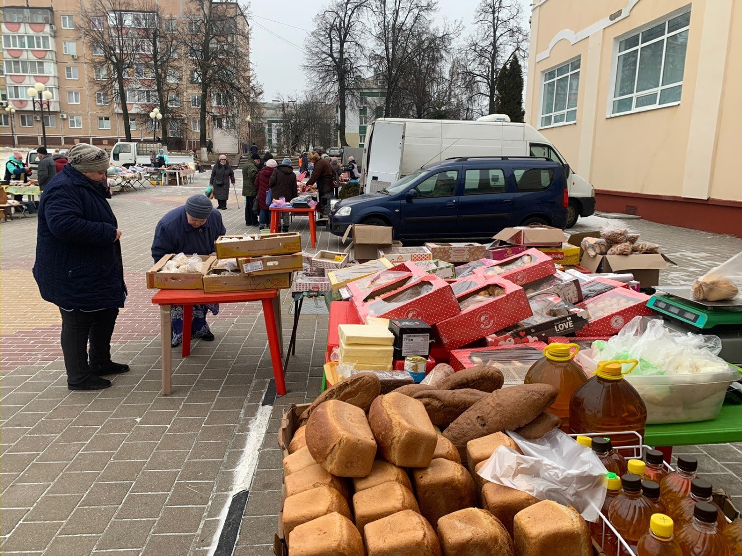 В Белгородском районе продолжаются продовольственные ярмарки