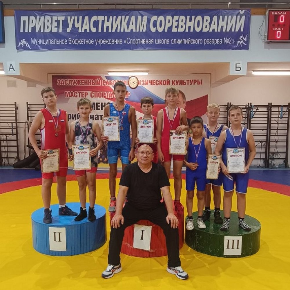 Спортсмены Белгородского района приняли участие в открытых соревнованиях по вольной борьбе