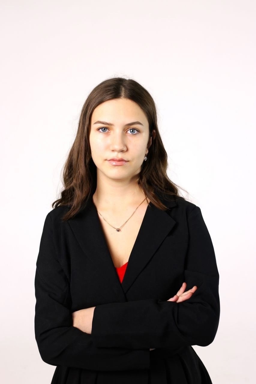 Сразу две выпускницы 11-х классов добились наивысшего результата на едином государственном экзамен.