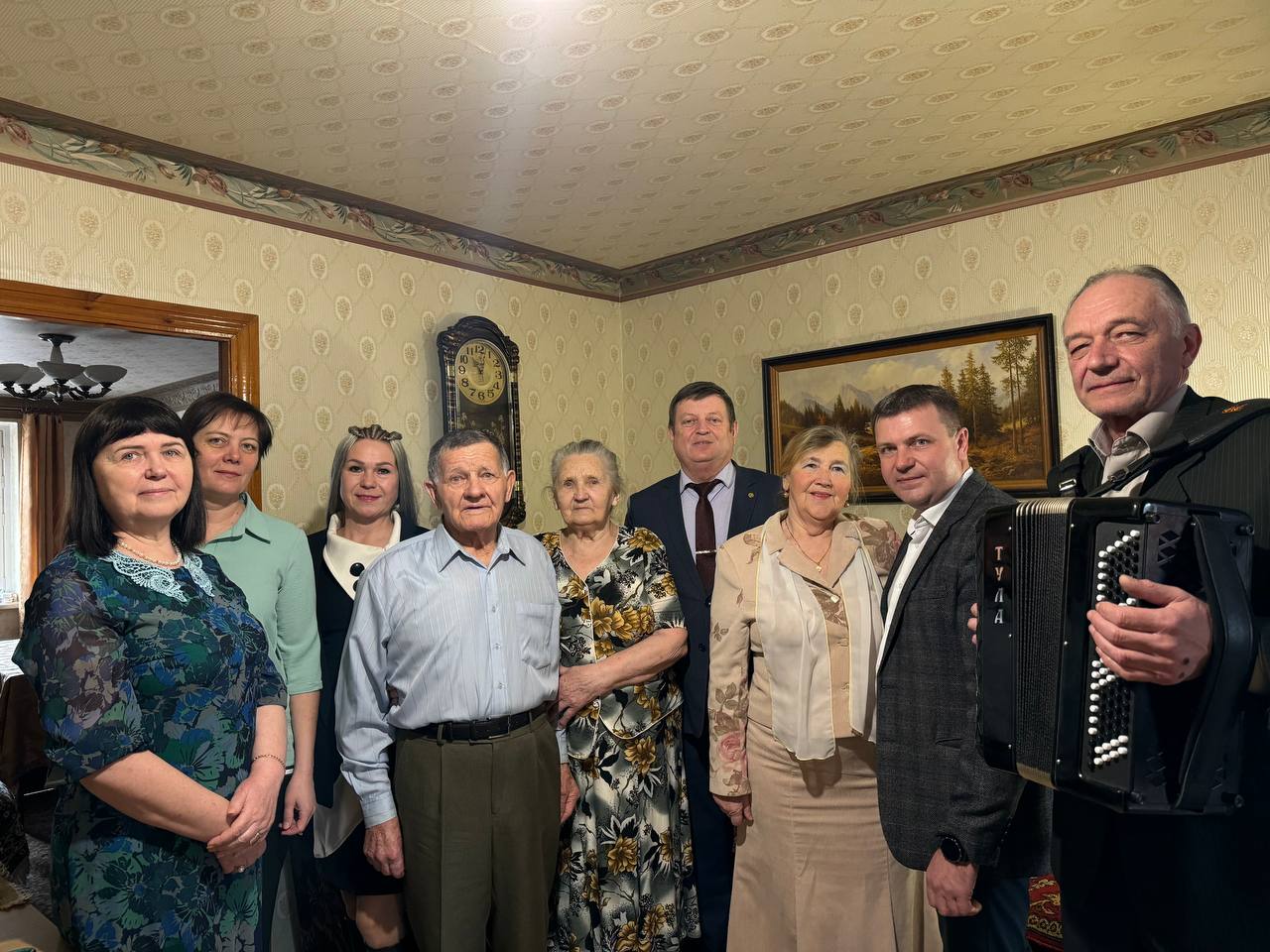 Житель Дубовского поселения Вячеслав Данилович Ермоленко отметил свой 90-летний юбилей.