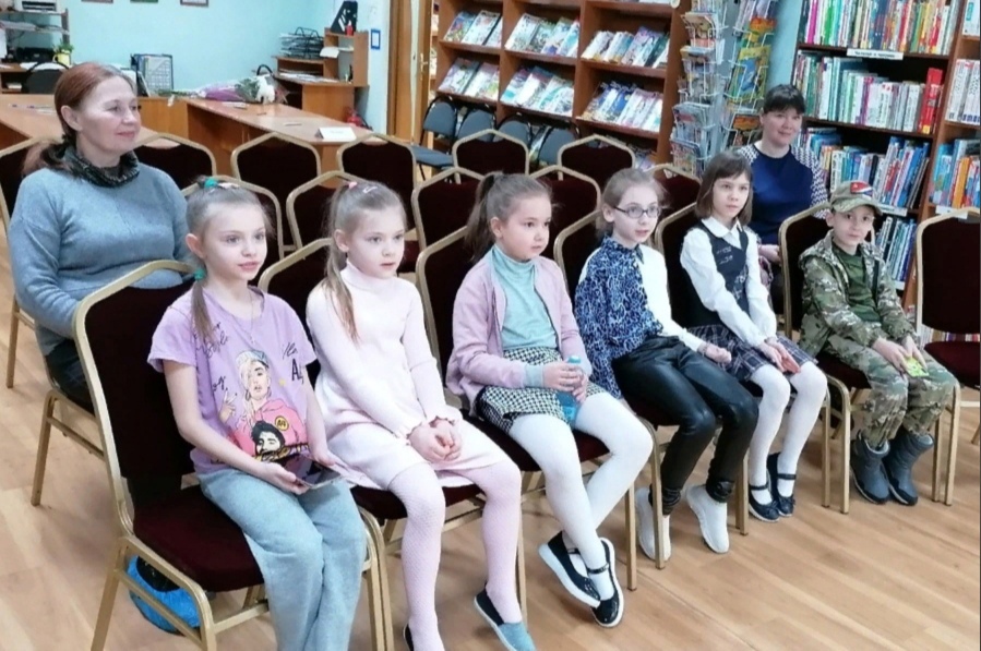 В детской районной библиотеке состоялись громкие чтения «Танковое сражение под Прохоровкой»