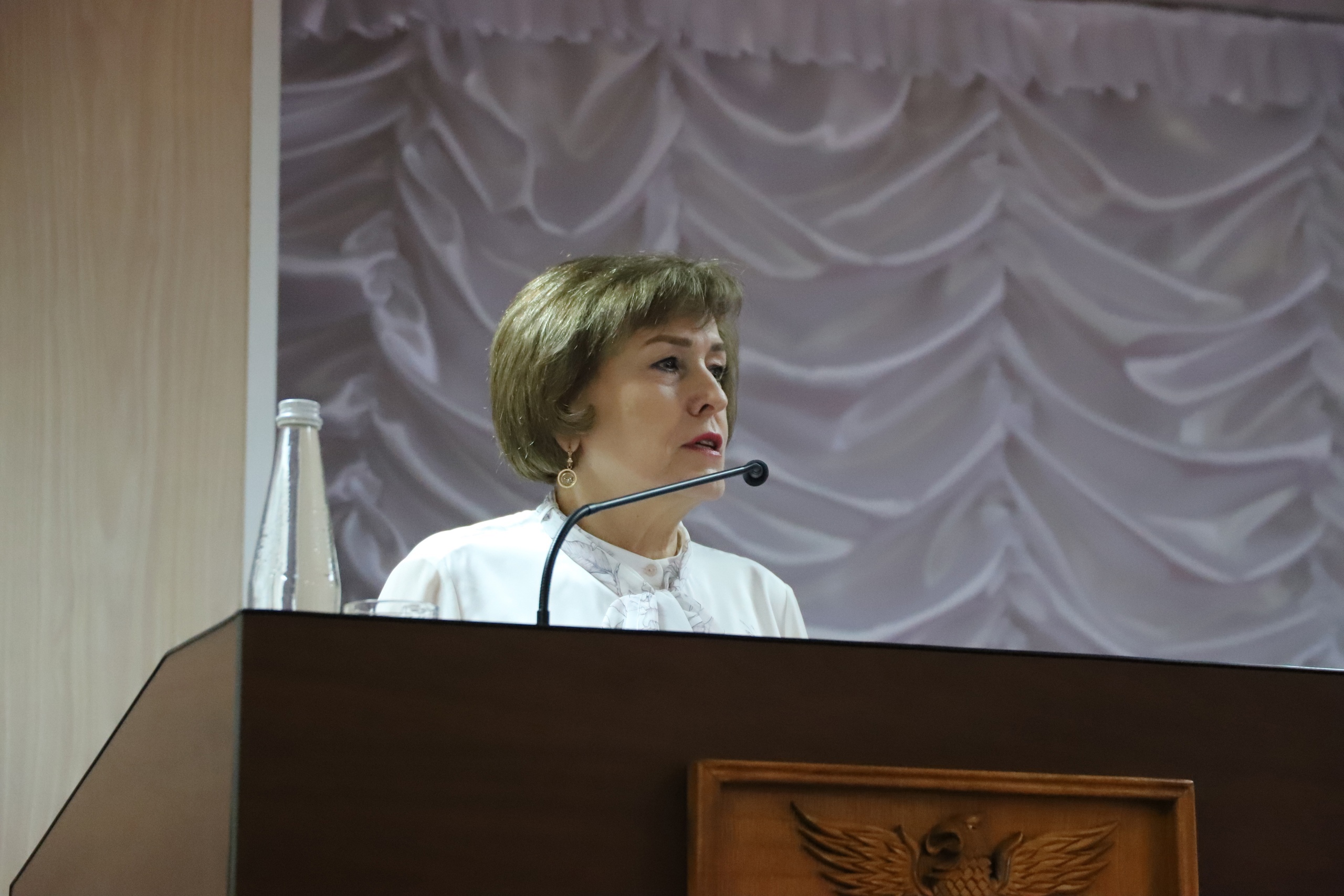 Анна Куташова представила отчёт о социально-экономическом развитии за 2023 год.