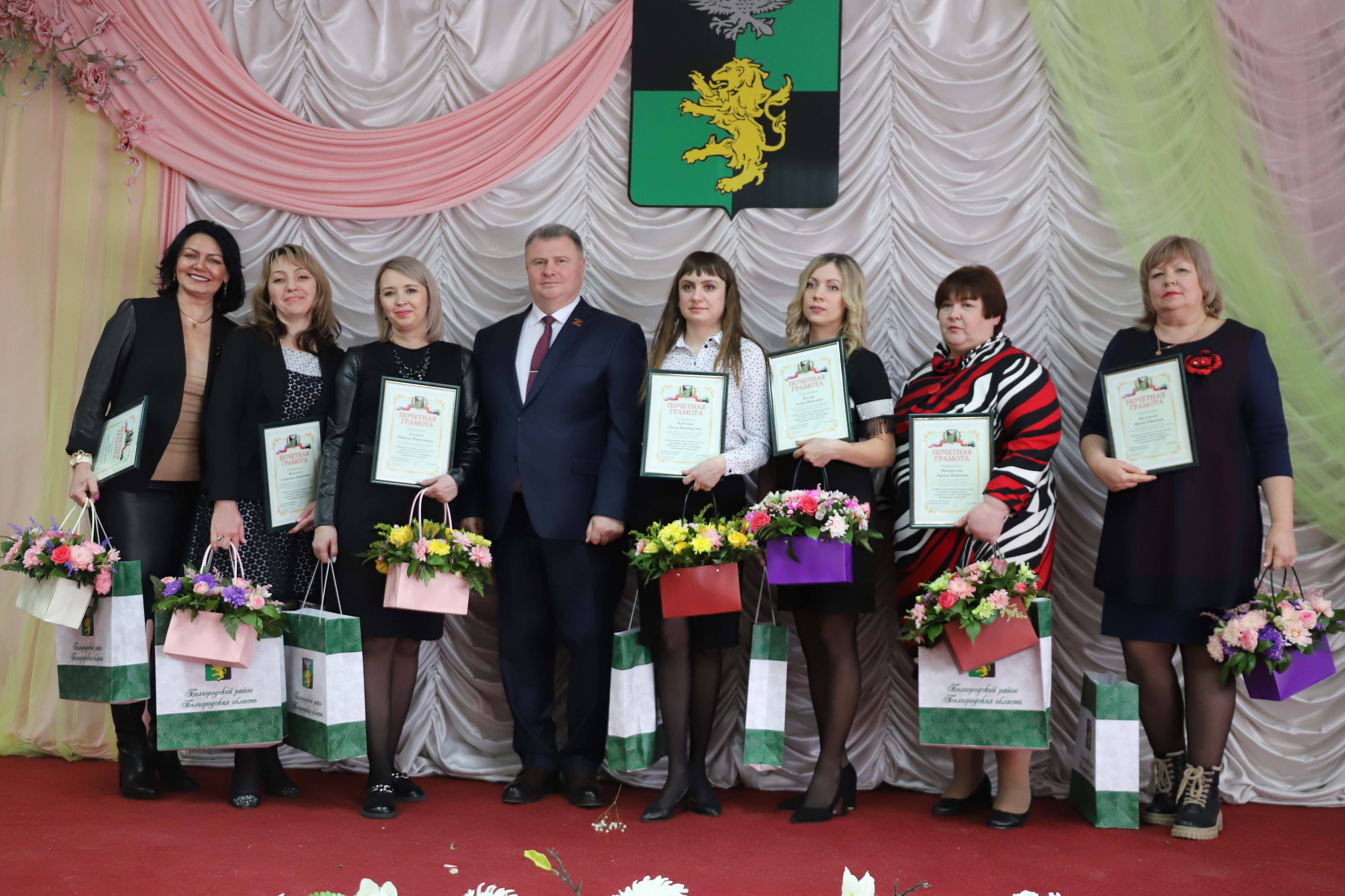 В преддверии Международного женского дня в Белгородском районе состоялся праздничный концерт