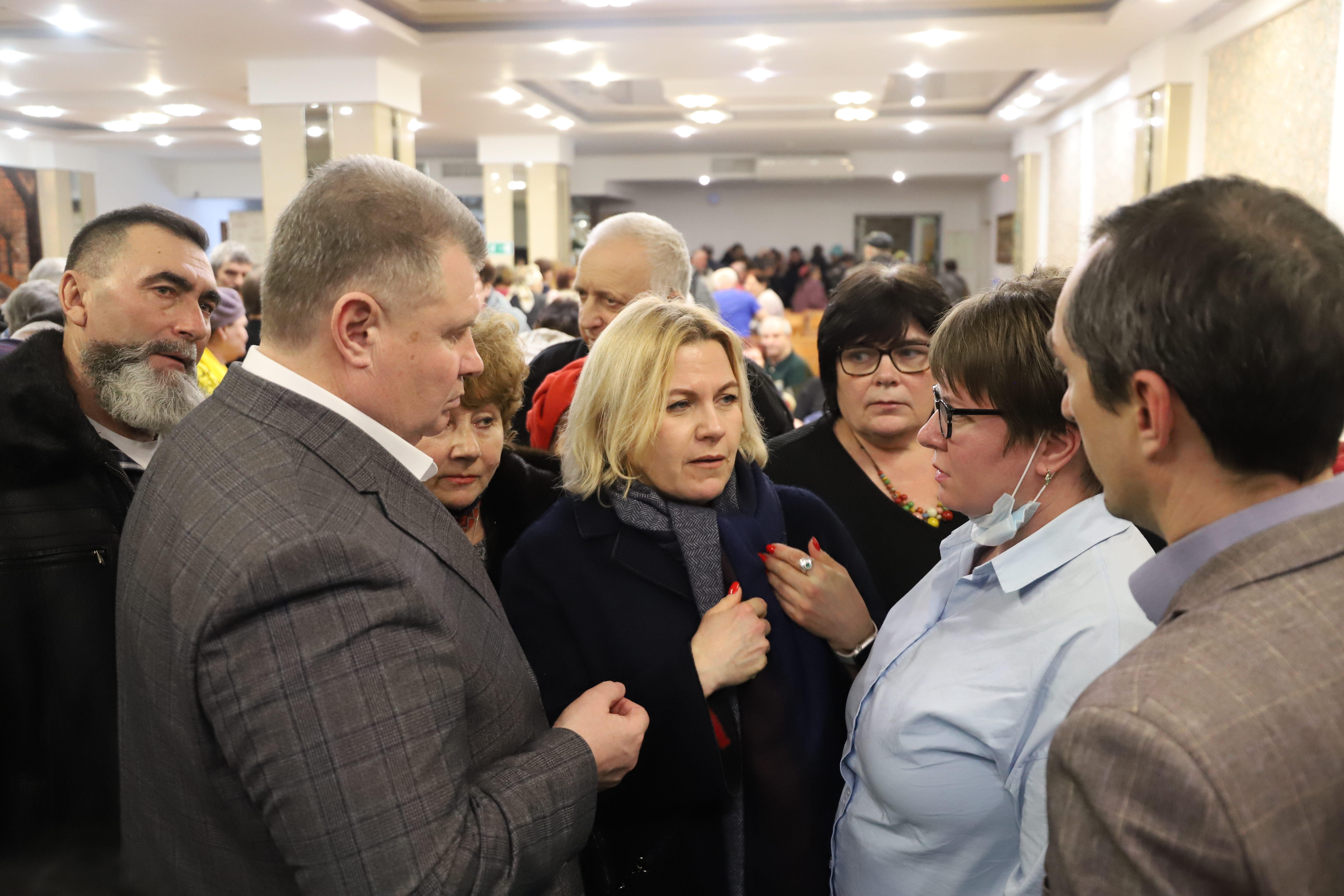 С жителями Белгородского района, отселёнными в связи с введением режима ЧС в их сёлах, обсудили вопрос предоставления нового жилья