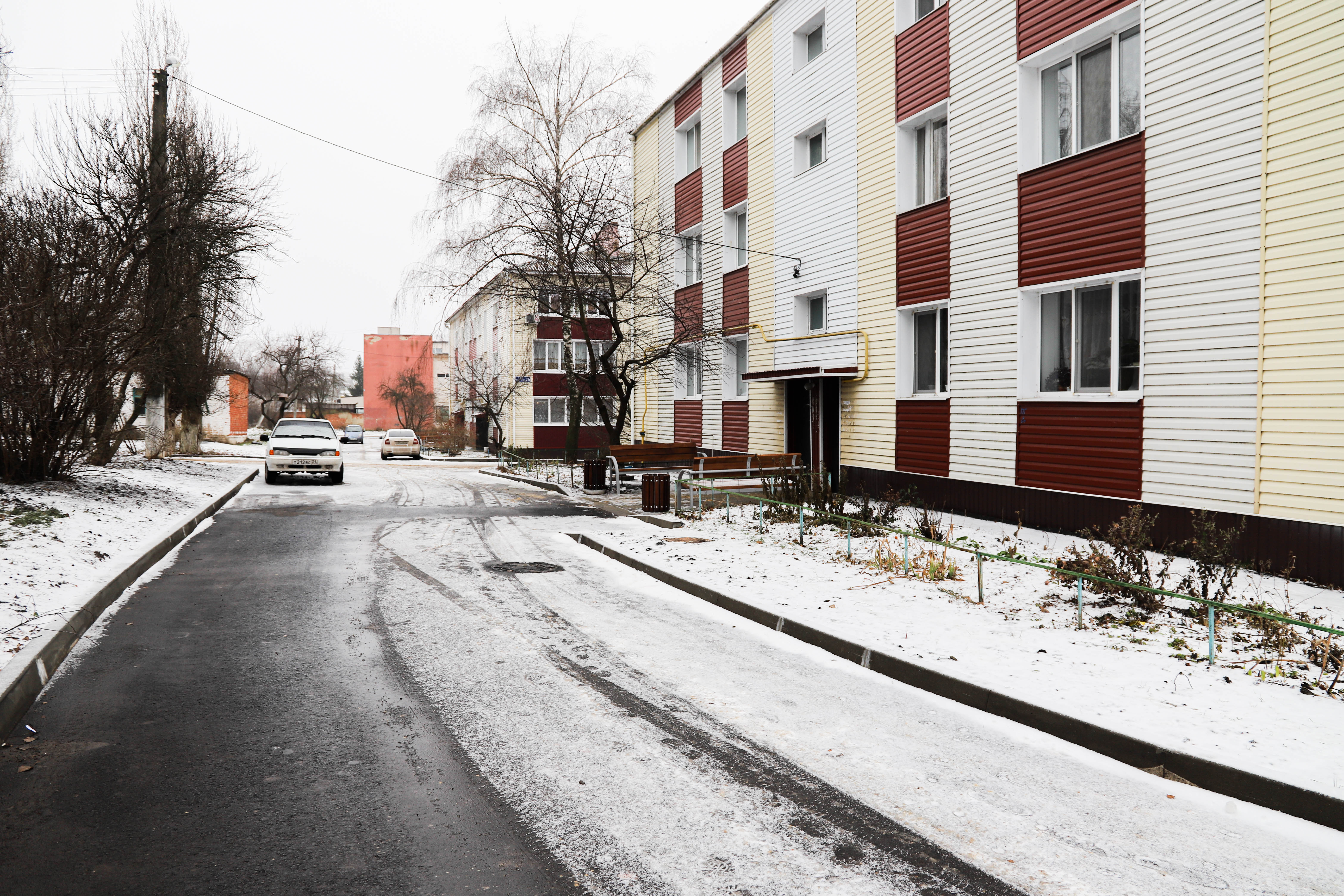 8 дворовых территорий благоустроили в Белгородском районе в этом году в рамках федерального проекта «Формирование комфортной городской среды»