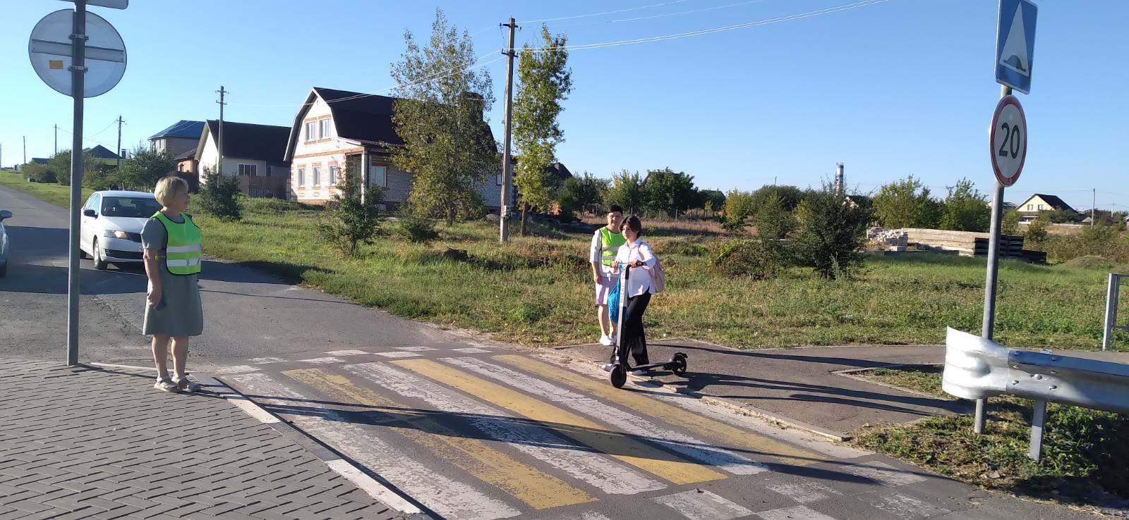 В Белгородском районе осуществляется дежурство на пешеходных переходах вблизи школ