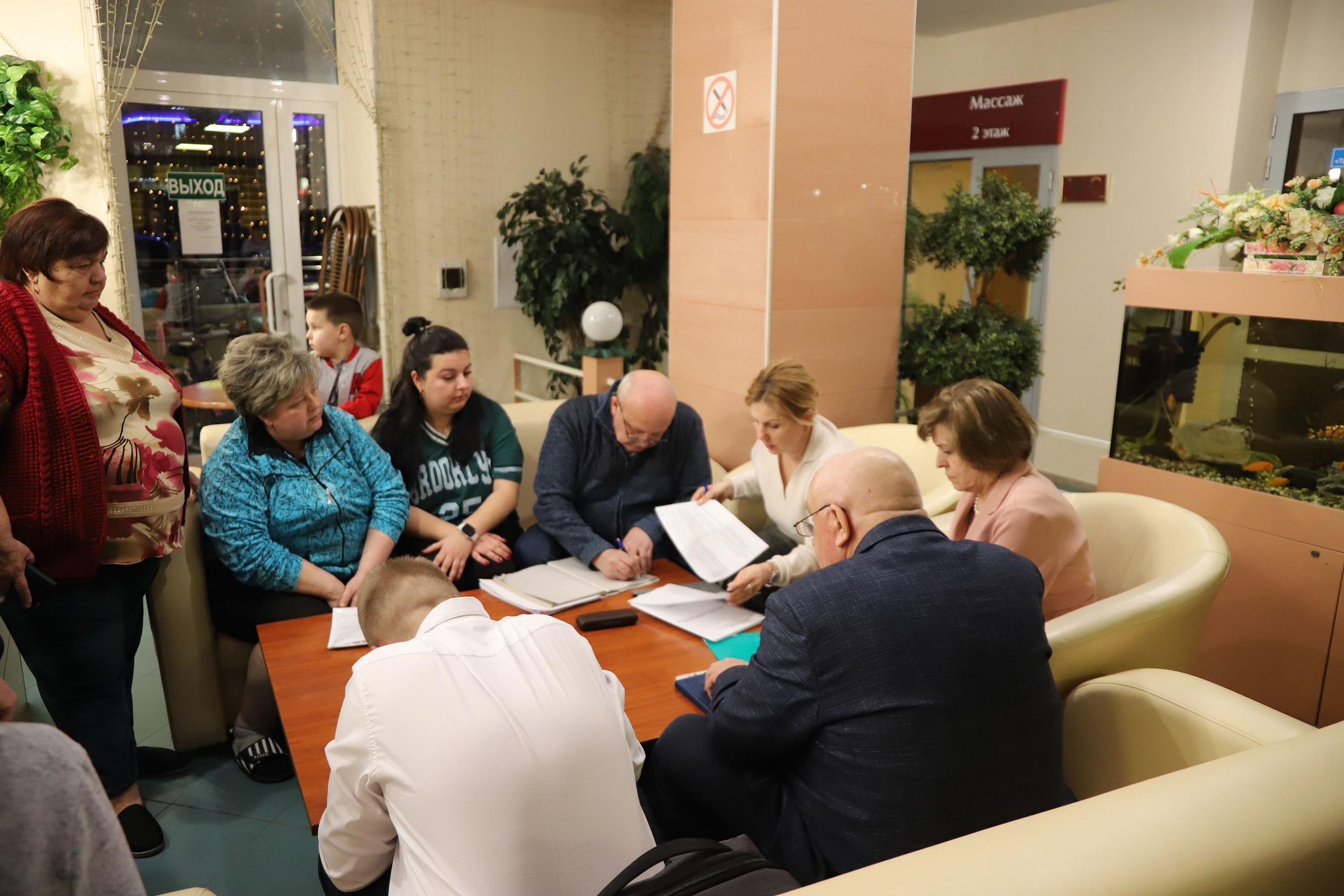 Прошла очередная встреча с жителями приграничных территорий Белгородского района, отселёнными из-за частых обстрелов и введения режима ЧС.