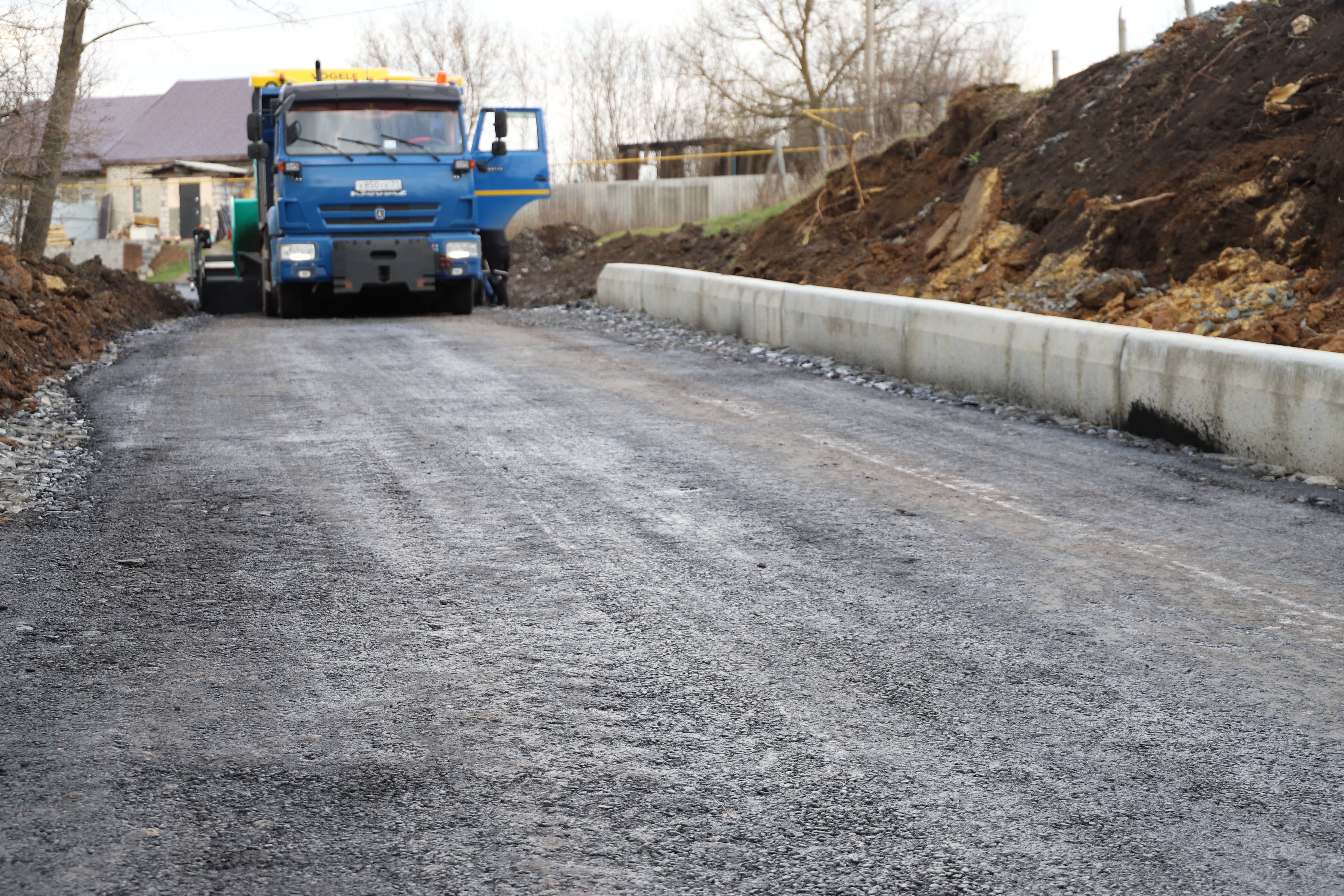 В Белгородском районе приступили к ремонту автодорог в рамках нацпроекта «Безопасные качественные дороги».
