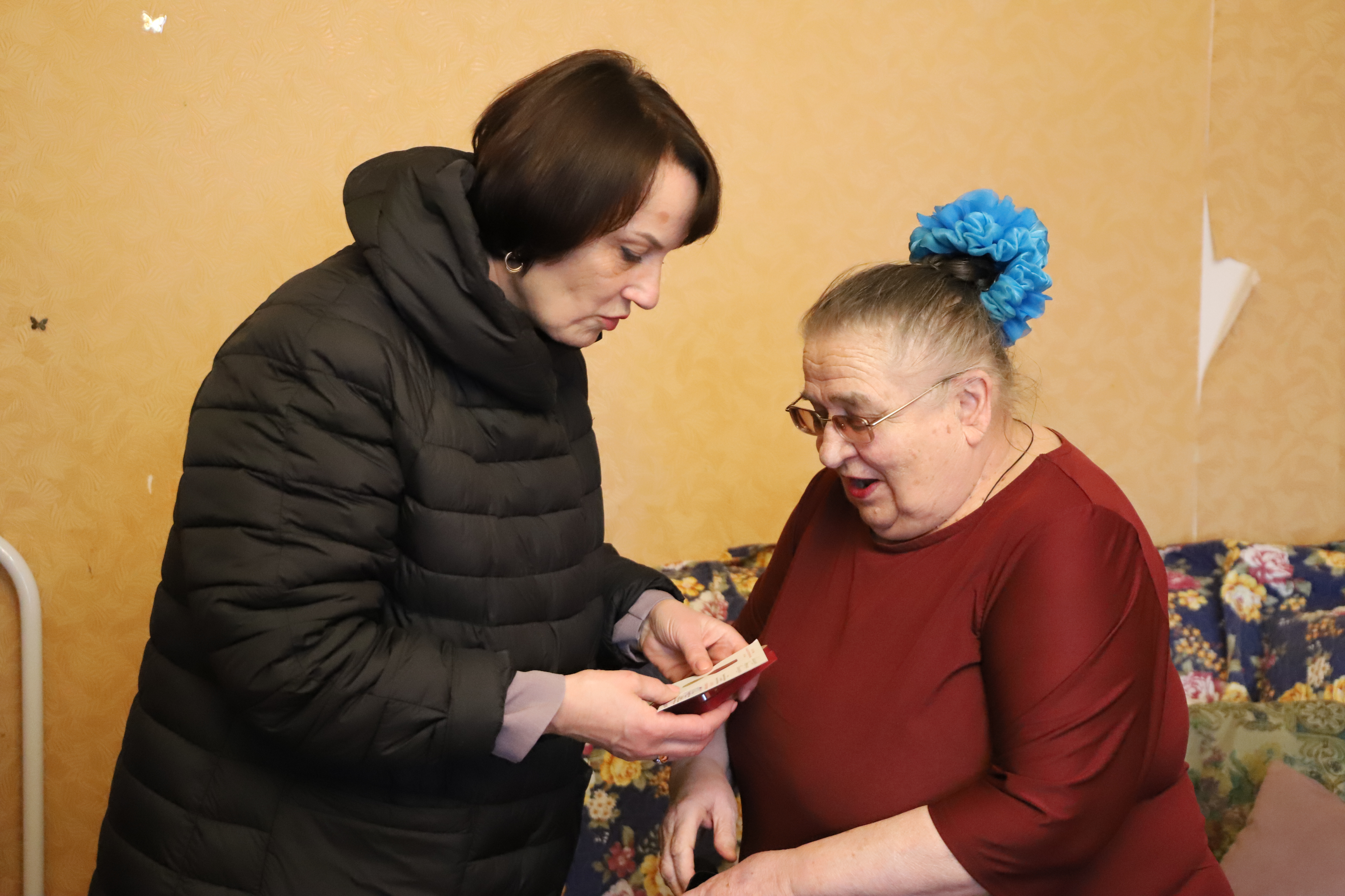 Двум жительницам Белгородского района вручили юбилейные медали к 80-летию Победы в Великой Отечественной войне.