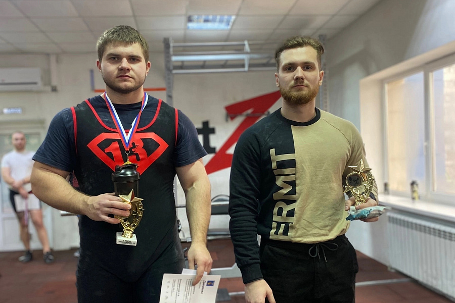 4 призовых места завоевали спортсмены из Белгородского района на открытом турнире по классическому жиму лёжа