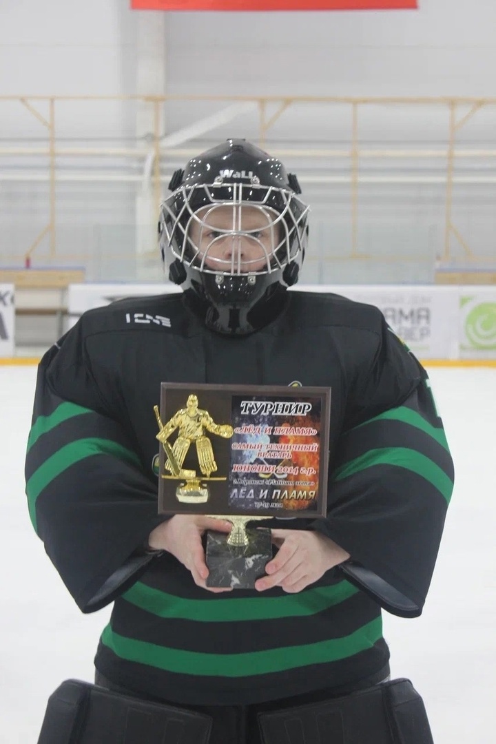 Спортсмены хоккейного клуба «Майский» стали призёрами турнира «Лёд и пламя».
