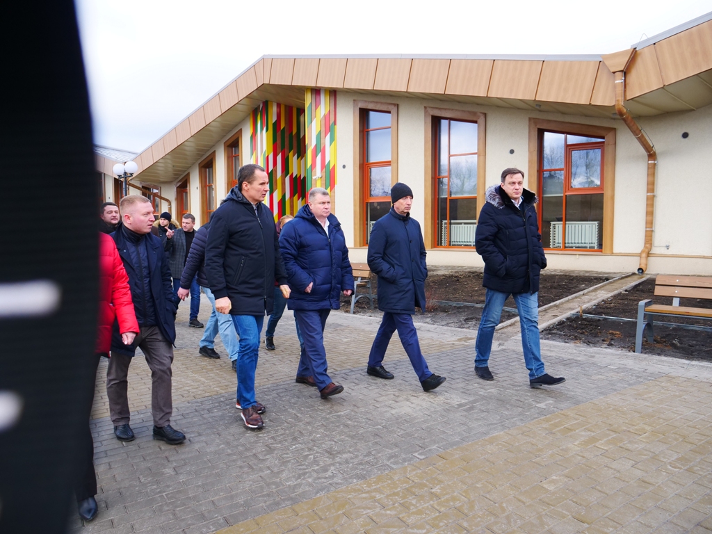 Вячеслав Гладков посетил две школы в Белгородском районе, построенные в рамках концессионных соглашений