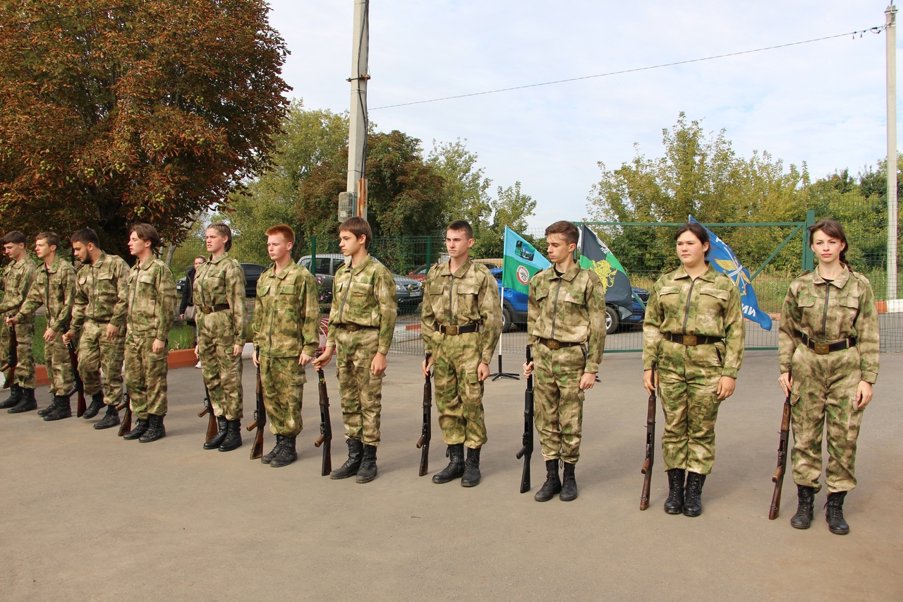 В Белгородском районе состоялось лично-командное первенство по стрельбе из пневматического оружия среди юнармейцев.