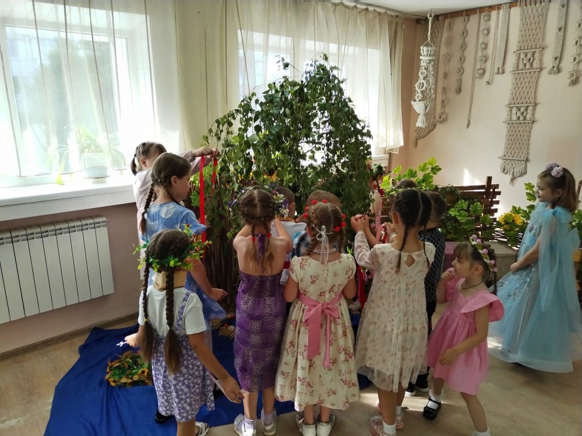 Маленькие жители Белгородского района шумно и весело отметили праздник Ивана Купала.