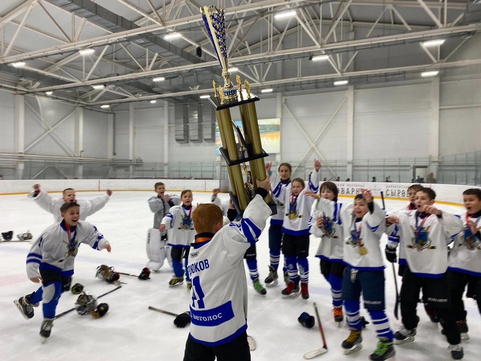 Юные спортсмены Белгородского района – победители регулярного хоккейного турнира «Лёд и пламя».