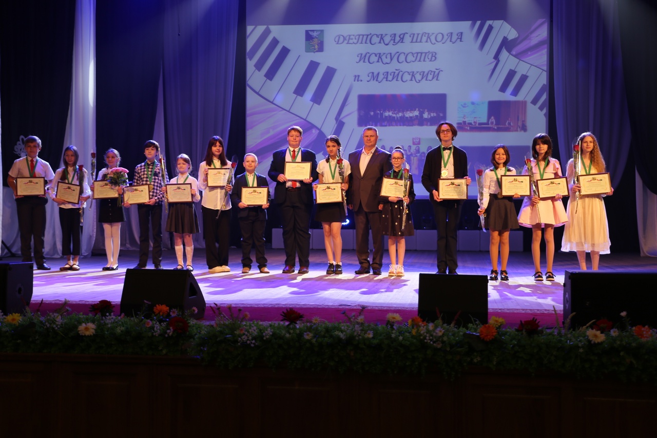 Десять обучающихся детских школ искусств наградили премией «Одарённость Белгородского района»