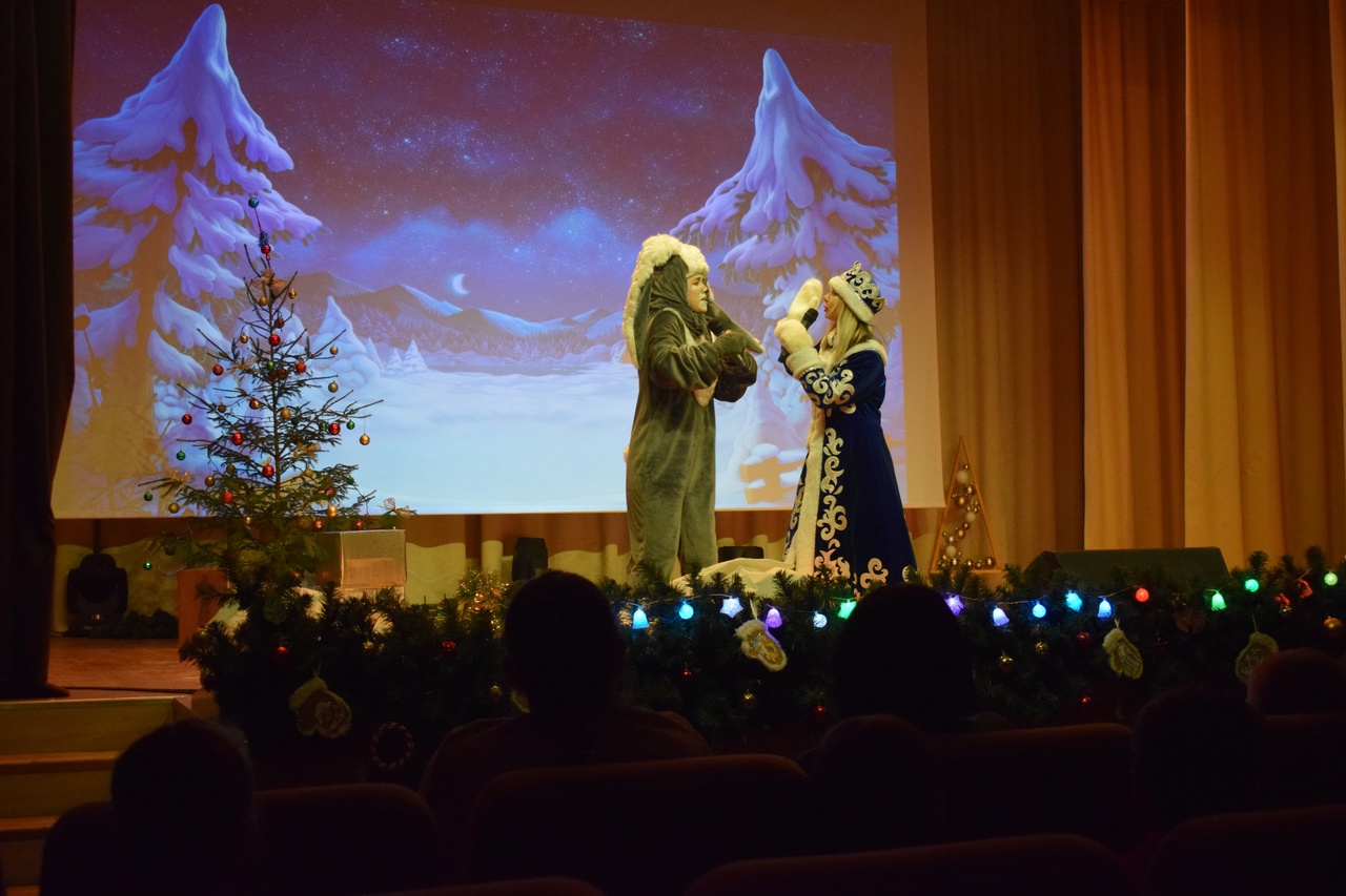 В Культурно-спортивном центре села Ближняя Игуменка прошло театрализованное представление «Сказка волшебного леса»