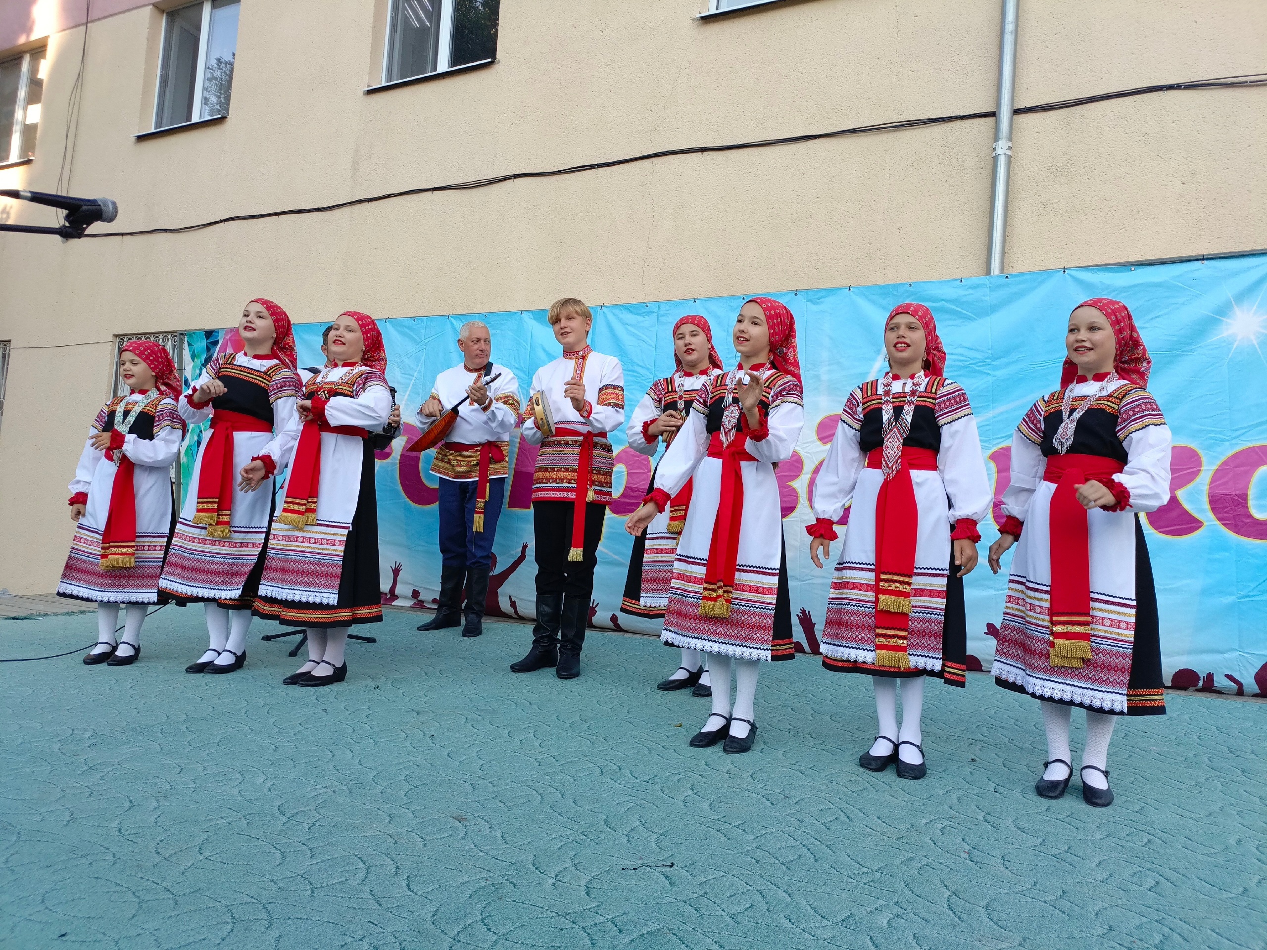 В Северном провели III многожанровый брендовый фестиваль творчества «Северная звезда».