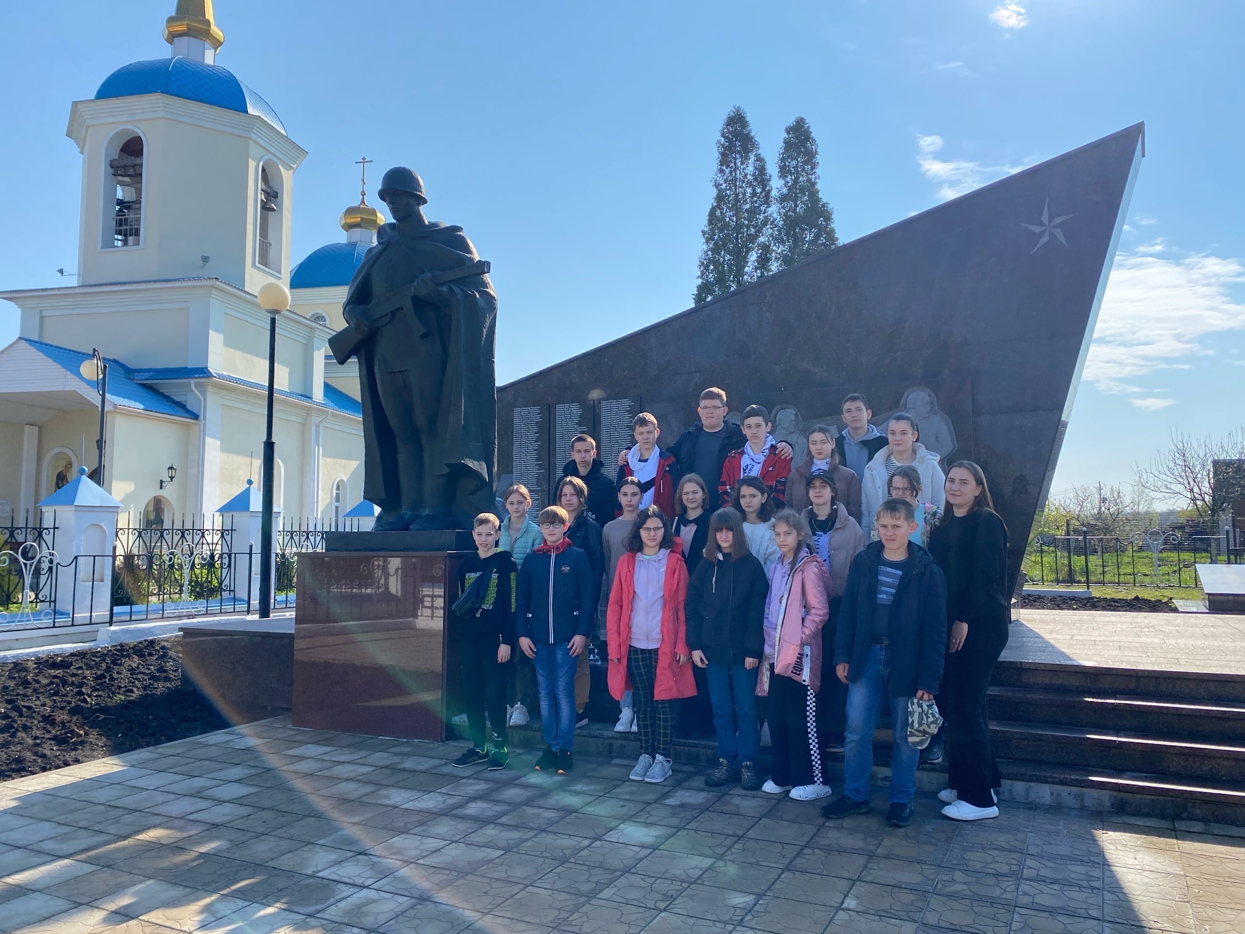 Ученики Беломестненской школы отправились в двухдневное путешествие по Белгородской области.