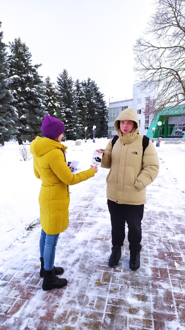 Волонтёры Бессоновского поселения провели акцию «Скажи алкоголю нет!».