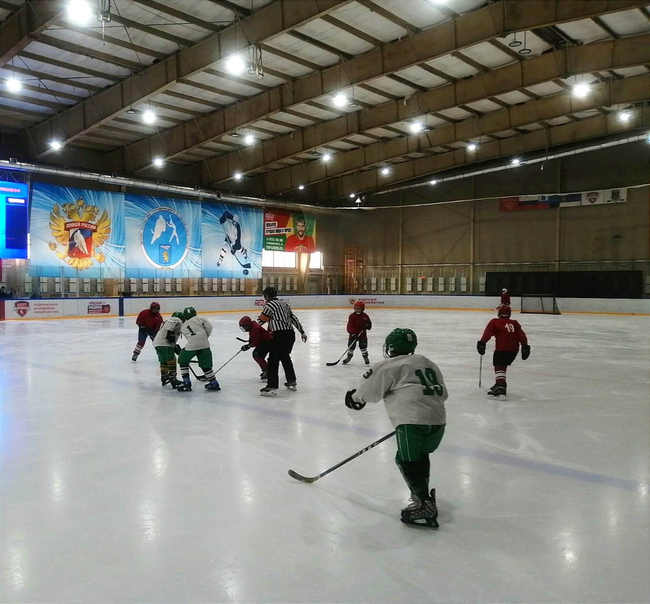 Юные хоккеисты Белгородского района стали бронзовыми призёрами областного первенства «Золотая шайба» имени Анатолия Тарасова.