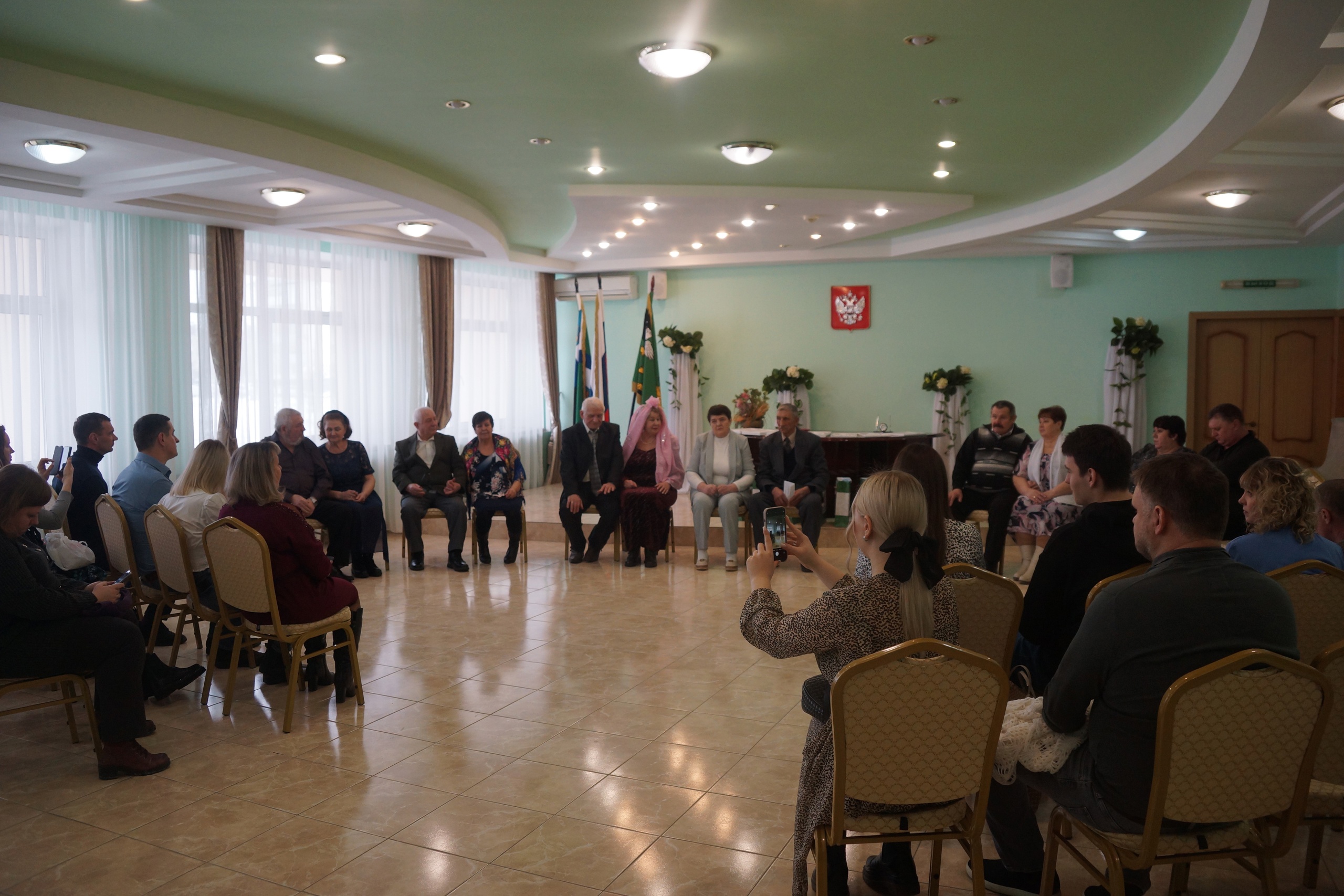 В Белгородском районе на Масленичной неделе поздравили юбиляров супружеской жизни