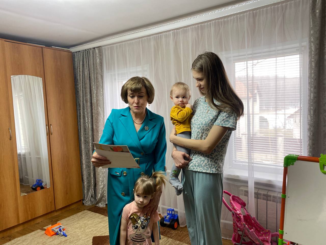 Анна Куташова поздравила матерей и жён военнослужащих с Международным женским днём.