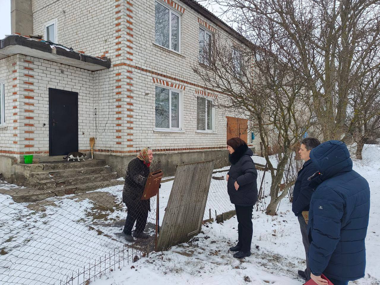 Первый заместитель главы администрации Белгородского района с рабочим визитом посетила посёлок Октябрьский.
