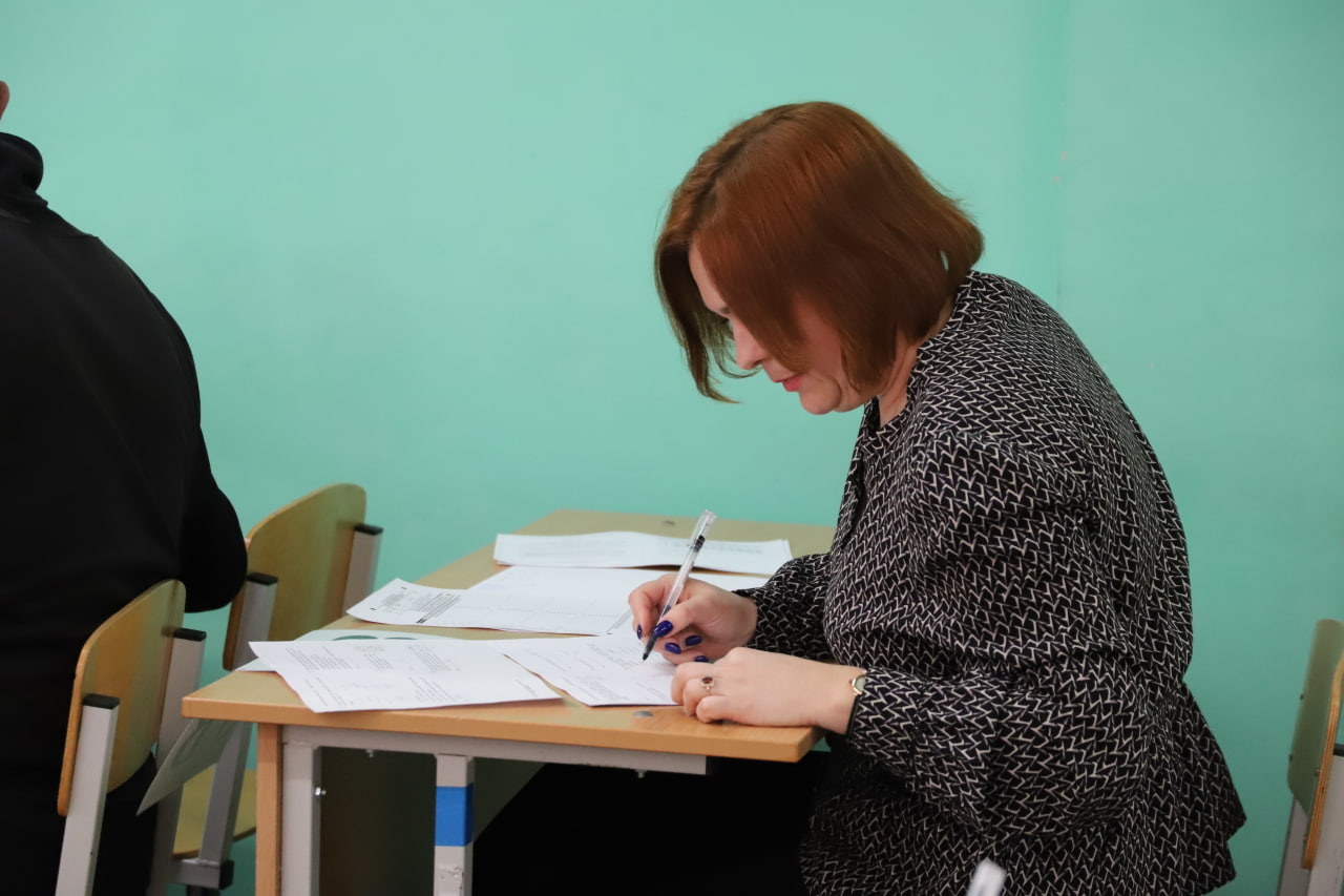 Родители одиннадцатиклассников приняли участие во Всероссийской акции «Сдаём вместе. День сдачи ЕГЭ родителями».
