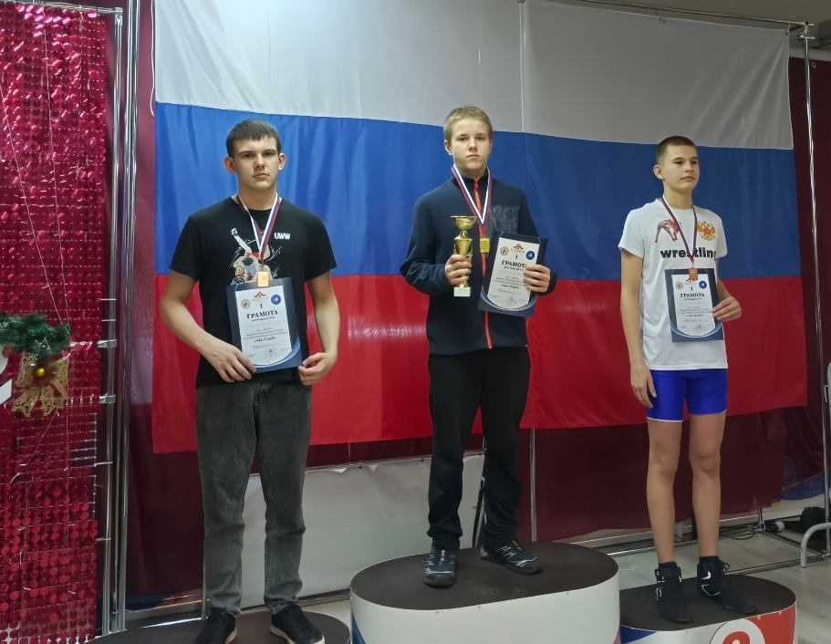 Спортсмены из Белгородского района достойно выступили на межрегиональном турнире по вольной борьбе «Наследие».