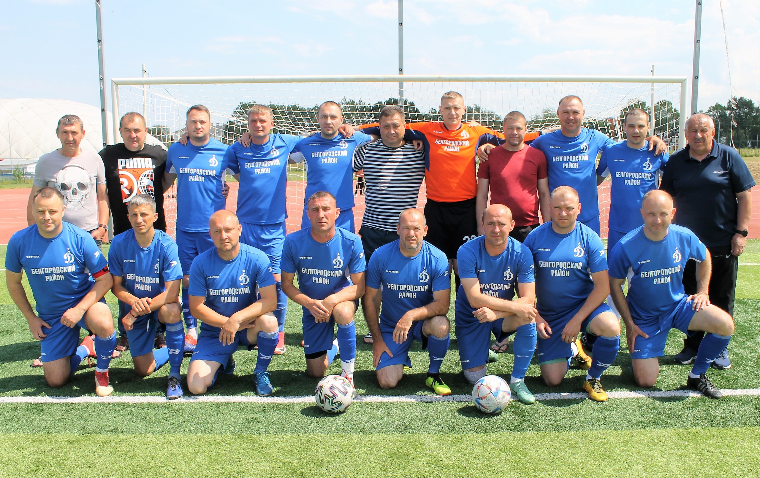 Спортсмены Белгородского района – победители областного Первенства по футболу среди ветеранов старше 40 лет.