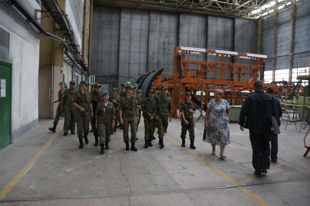 Курсанты ВПК Крылья Белогорья посетили Воронежский завод по строительству самолётов.