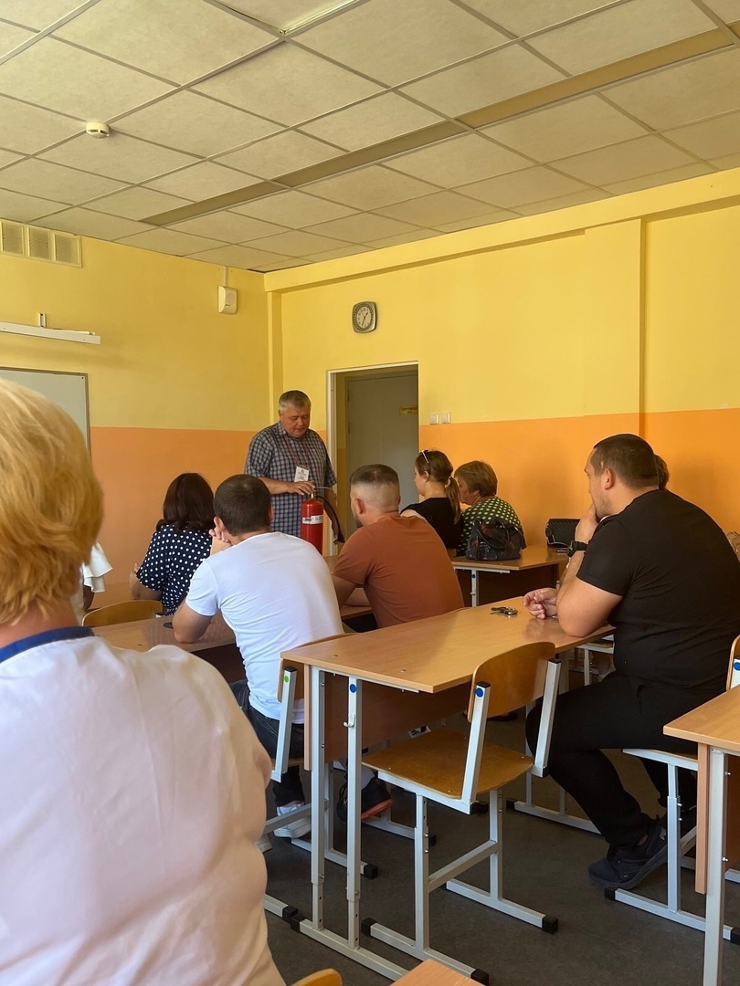 Сотрудники общеобразовательных организаций Белгородского района проходят профессиональное обучение и отработку навыков оказания первой помощи.