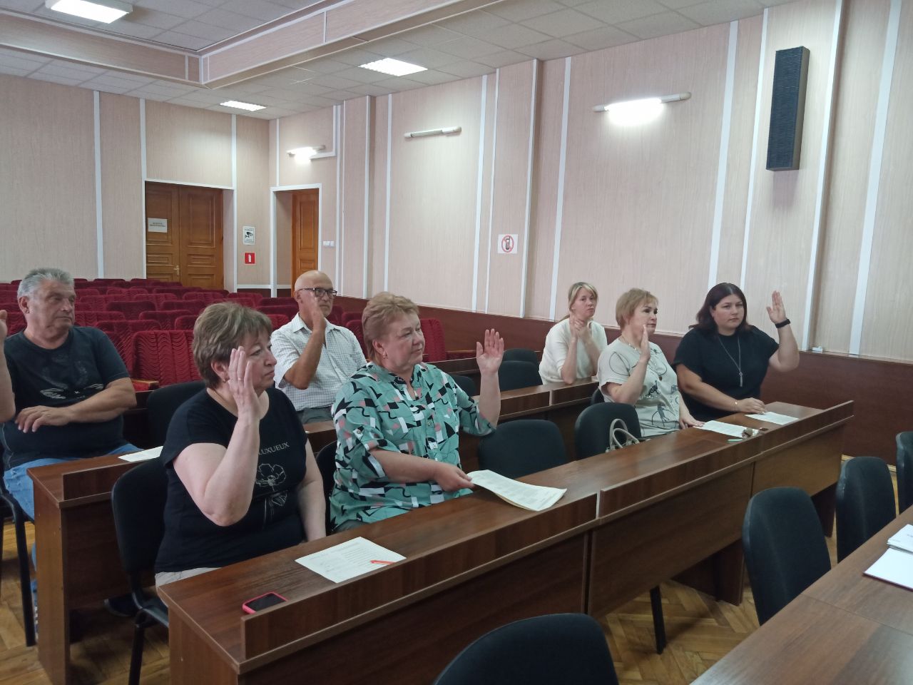 Сегодня, 17 июня 2025 года, состоялось заседание Белгородской районной территориальной избирательной комиссии.