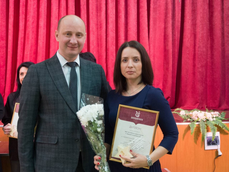 Наши детские школы искусств вновь подтвердили свой высокий уровень, войдя в число лучших сельских образовательных учреждений области. Наши детские школы искусств вновь подтвердили свой высокий уровень, войдя в число лучших сельских образовательных учреждений области.