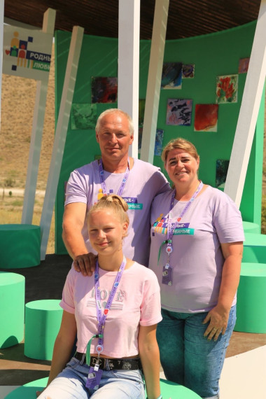Семья Литошенко из села Беловское стали участниками фестиваля «Таврида-АРТ 2022» в Крыму.