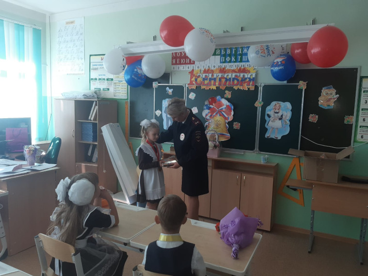 1 сентября сотрудники полиции провели в школах Белгородской области «Уроки безопасности».
