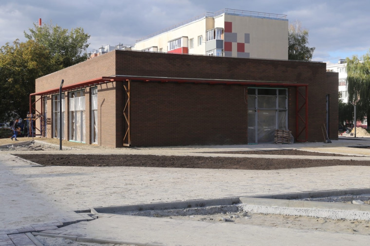 Строительство библиотеки в посёлке Разумное подходит к завершению.