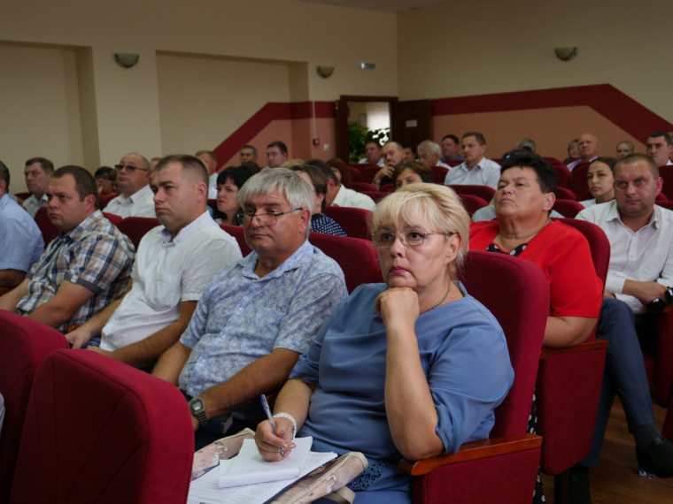 Владимир Перцев встретился с председателем Общественной палаты района.